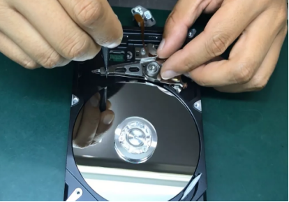 机械硬盘调整磁 机械硬盘调整磁