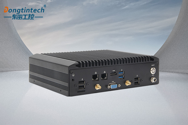 PA视讯嵌入式工控机.jpg PA视讯嵌入式工控机.jpg