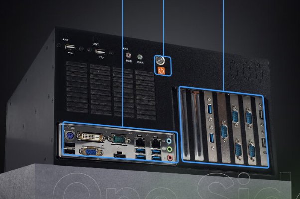 壁挂式工控机端口.png 壁挂式工控机端口.png